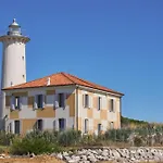 Lovely Flat 100m From The Ideal For 6 Guests *